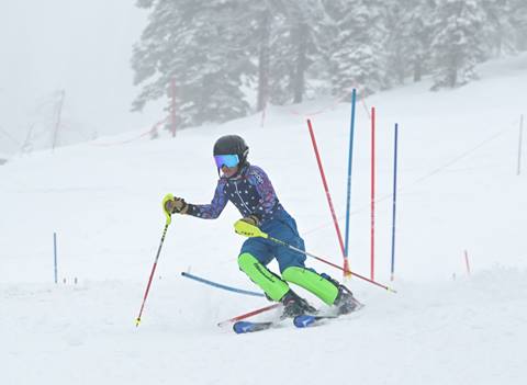 kid ski racing at schweitzer