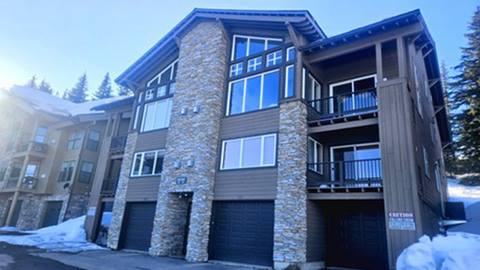 chapel point vacation rentals & lodging exterior view at schweitzer mountain resort