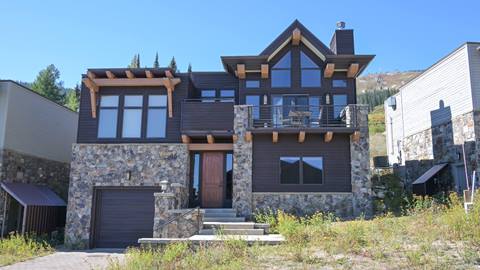 Exterior of Scotchman's house at Schweitzer summer lodging rentals