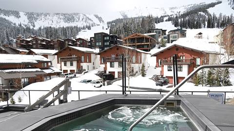 hot tub at schweitzer mountain humbird hotel