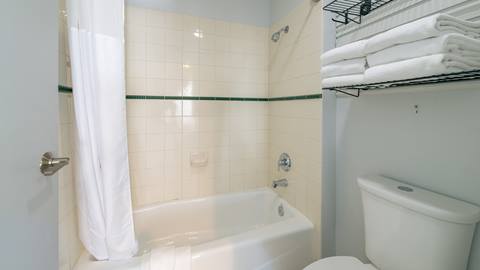 image of bathroom in Selkirk Condo at Schweitzer