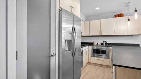 image of kitchen at Selkirk condo at Schweitzer