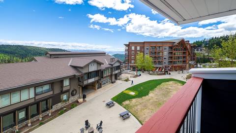 image of view from Selkirk Condo at Schweizer