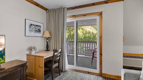 image of desk and window at Selkirk Condo at Schweitzer