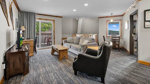 image of living room area of Selkirk Condo room at Schweitzer