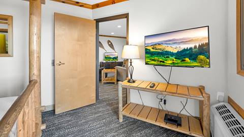 image of bedroom in Condo at Selkirk Condo at Schwietzer
