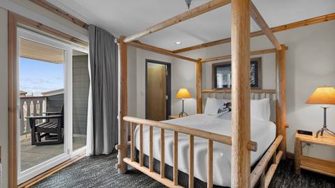 image of bed in room at Selkirk condo