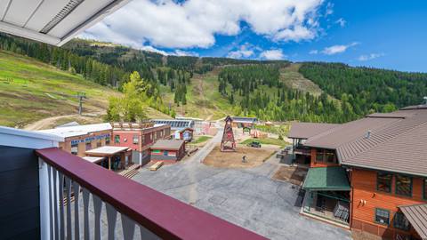 image of view from selkirk condo patio