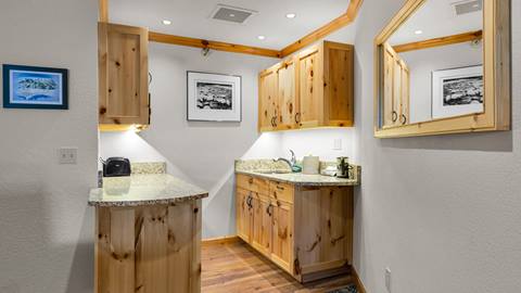 image of kitchen in Selkirk Condo at Schweitzer