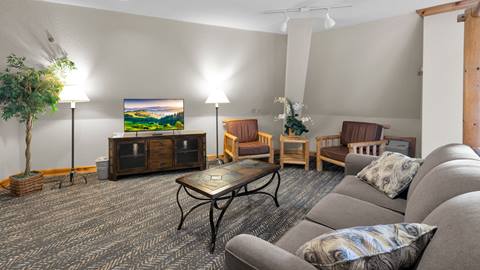 image of living area of Selkirk Condo at Schweitzer