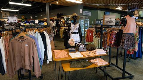retail at the source at Schweitzer