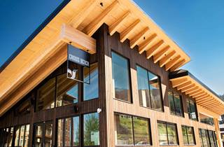 crows bench sign exterior